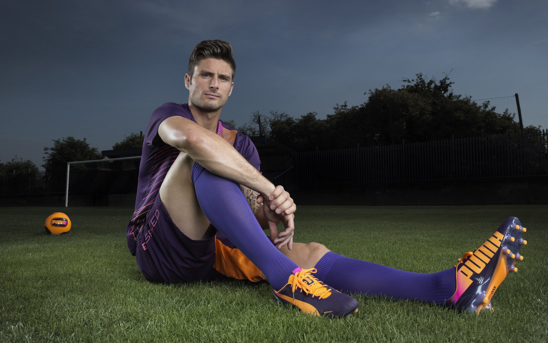 爱游戏在线登录入口-精准传球：阵型组合完美无疵，扬长避短，传球数据