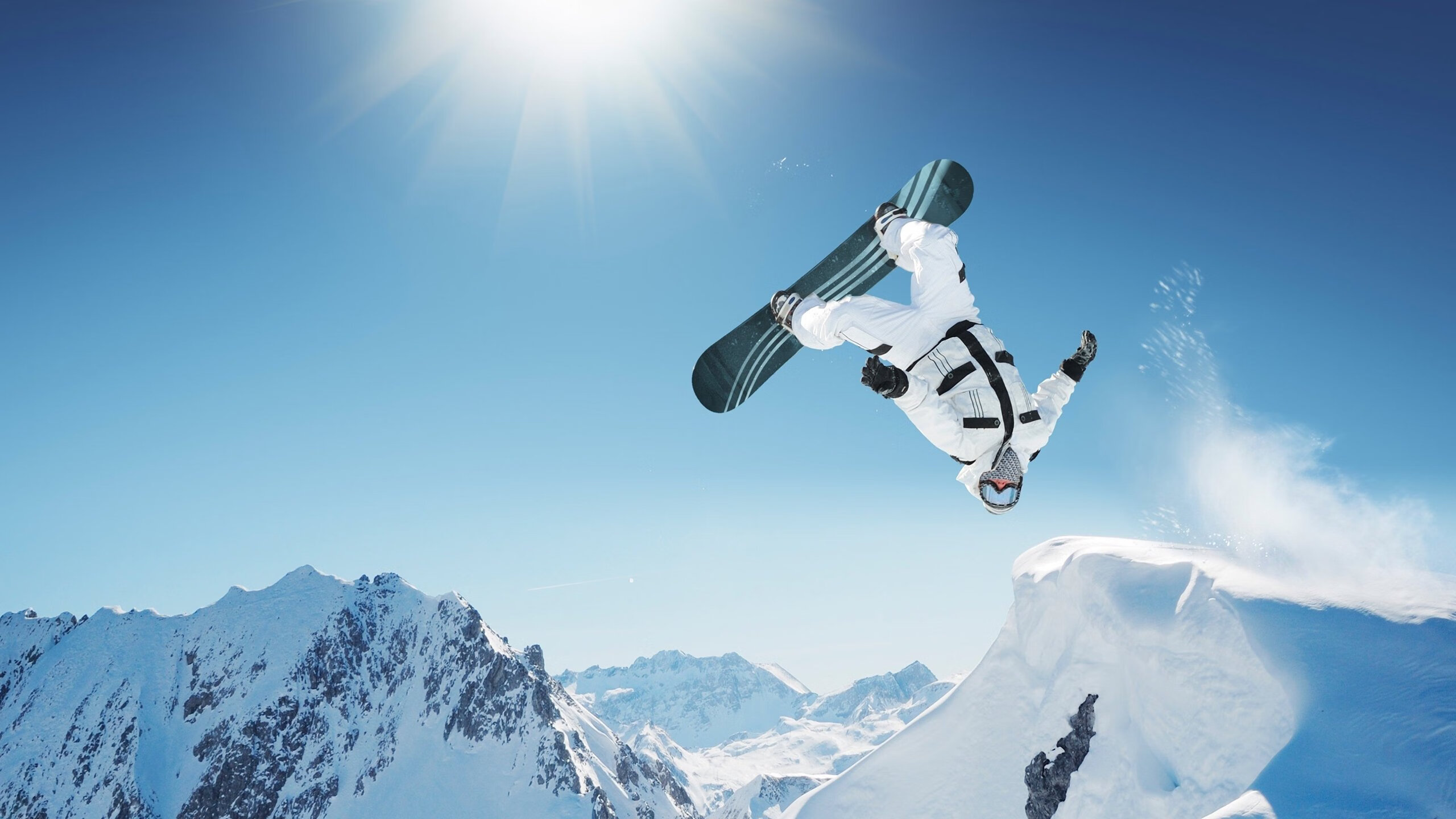 AYX官网-约翰·恩多耶-布鲁阿尔泳姿流畅技术细腻